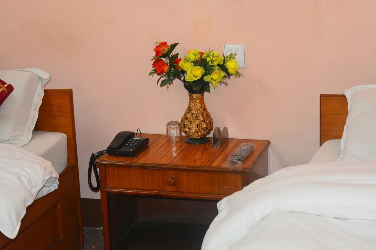 Festoon Hotel Catmandu Quarto foto