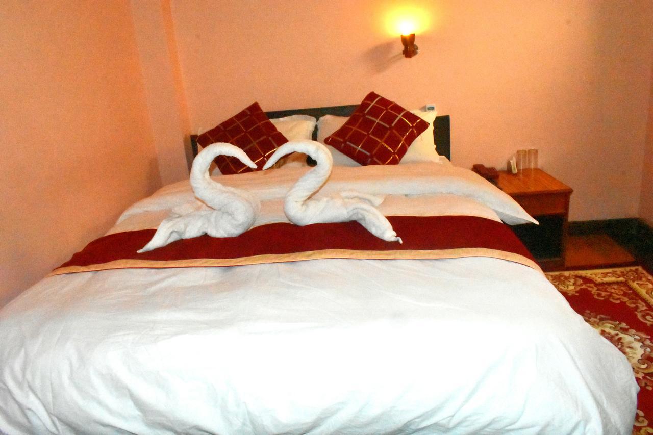 Festoon Hotel Catmandu Quarto foto